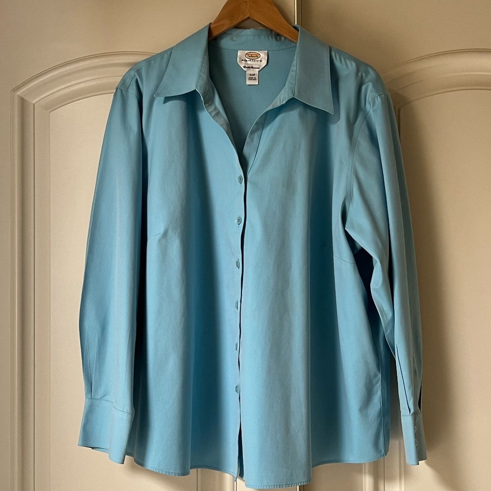 Talbots Wrinkle Resistant Robin Egg Blue Blouse